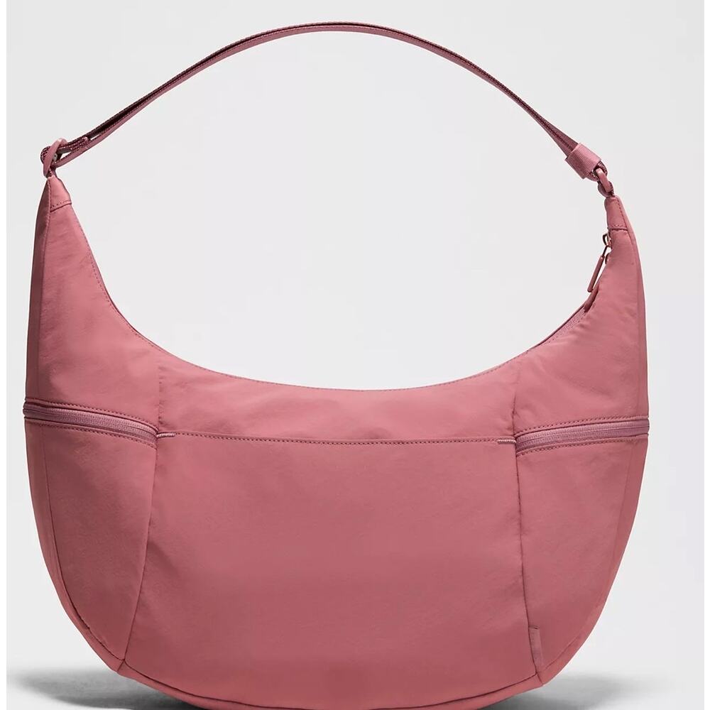lululemon Large Slouchy Sling Bag 13L in the Dusk colorway. - Picture 3 of 7